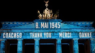 Queen mahnt zum Kriegsende: "Nie aufgeben, nie verzweifeln"