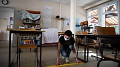 Frankreich öffnet wieder die Schulen: Lernen mit Abstand