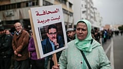 السلطات المغربية تفتح تحقيقا بعد الاعتداء على صحفيين