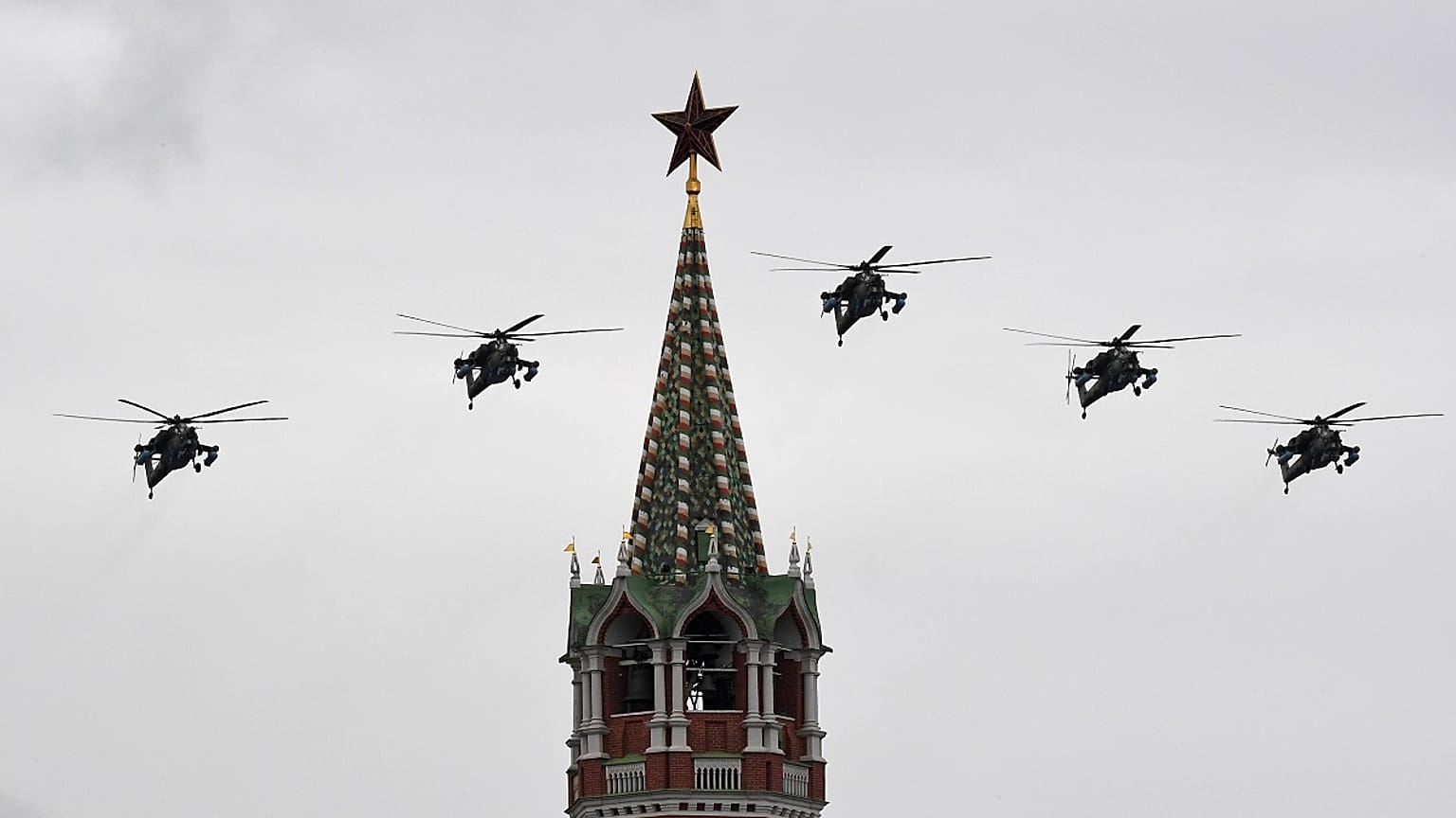 75 anni fa la vittoria su Hitler, tutta la Russia ricorda