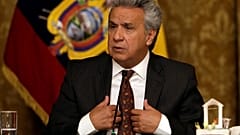 رئيس الإكوادور يخفّض راتبه ورواتب أعضاء حكومته إلى النّصف بسبب تأثيرات وباء كوفيد-19