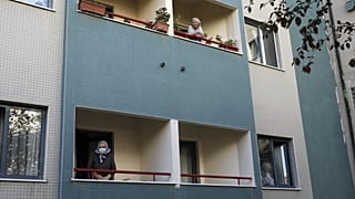 Türkiye'de 65 yaş üstü için sokağa çıkma kısıtlamasına 4 saatlik ara verildi