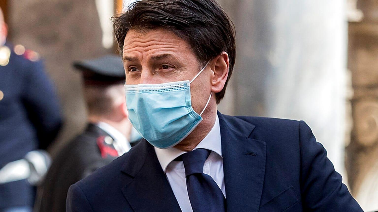 Giuseppe Conte olasz kormányfő a Szenátus április 30-ai ülése után