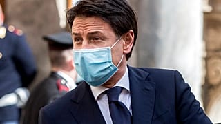 Giuseppe Conte olasz kormányfő a Szenátus április 30-ai ülése után