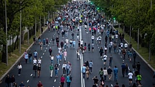España registra 143 nuevas muertes y prepara el desconfinamiento en la mitad del país