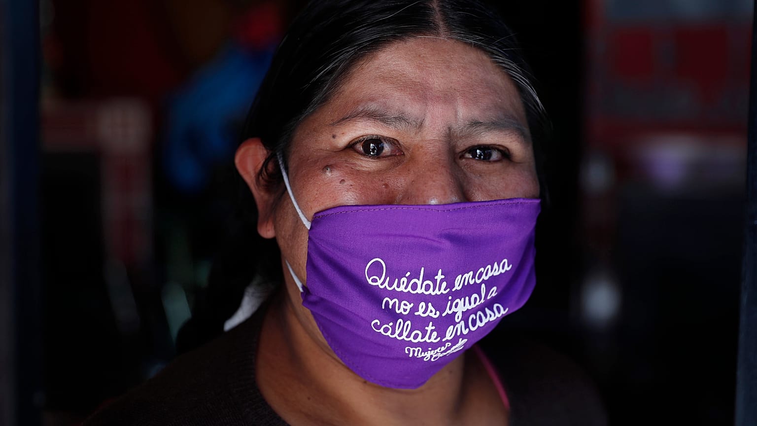 Las mascarillas se convierten en algo más que una protección en Latinoamérica