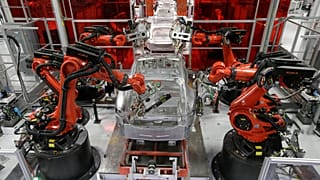 Elon Musk Kaliforniya'daki Tesla fabrikasını başka eyalete taşıma tehdidinde bulundu