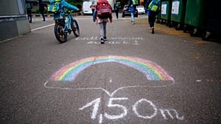 In Köln haben heute Schulen wieder geöffnet - mit strengen Hygienemaßnahmen.