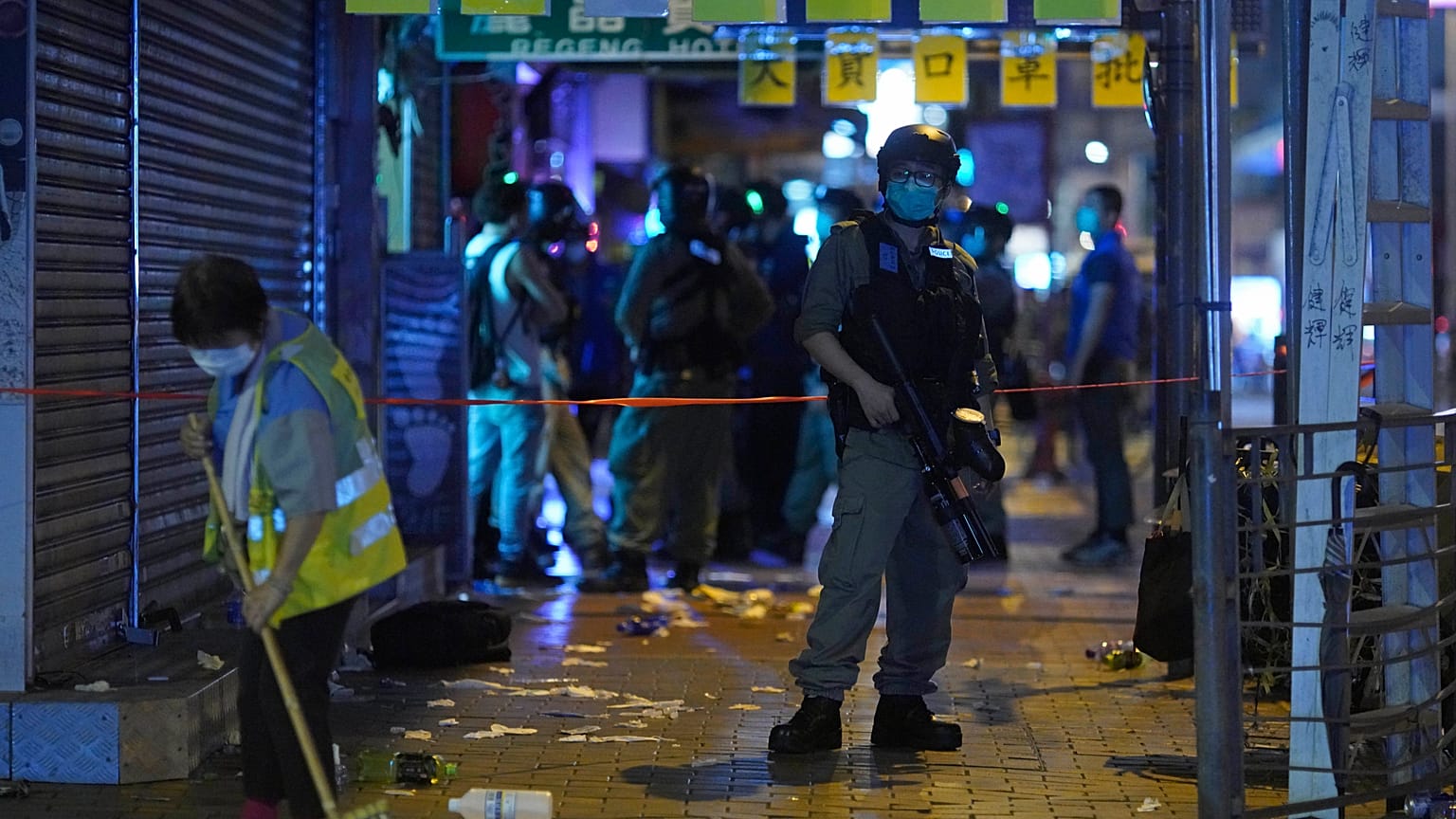 Çin'in Hong Kong Özel İdari Bölgesi'nde hükümet karşıtı gösteriye katılan 200’den fazla kişinin polis tarafından gözaltına alındığını bildirildi. 