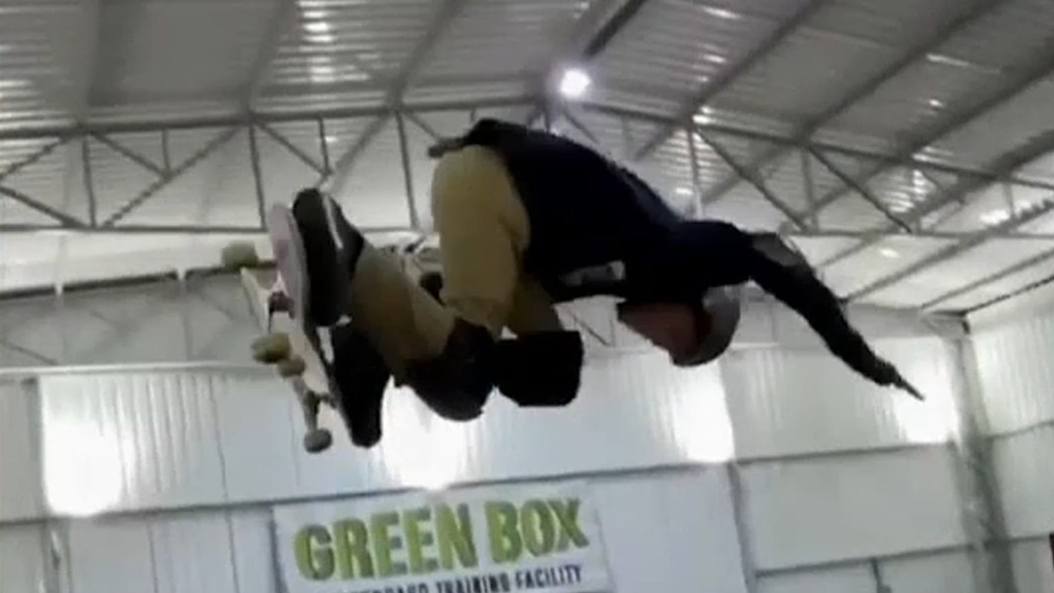 Brasileiro de 11 anos já é lenda no skate