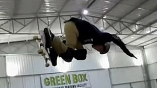 Brasileiro de 11 anos já é lenda no skate