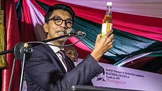 Madagaskar'dan yerli Covid-19 ilacını 'ciddiye almayanlara' yanıt: Avrupa'dan gelseydi şüphe olmazdı