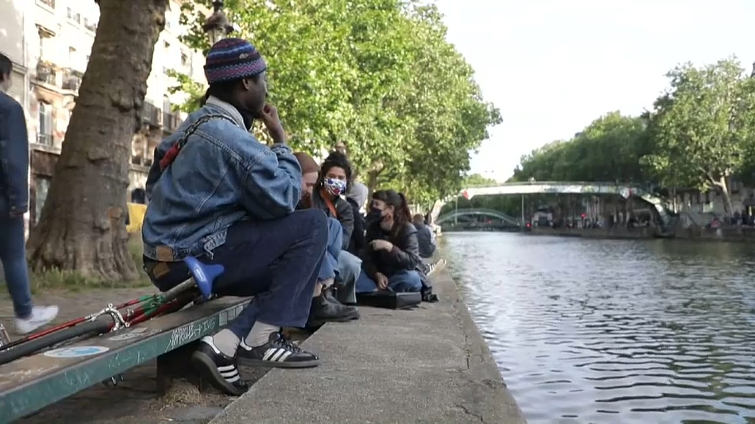 Anne Hidalgo demande au gouvernement de rouvrir les parcs à Paris