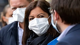 Coronavirus: Paris’ mayor clashes with government over reopening of parks and gardens