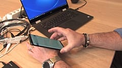 LinkedIn-Profil öffnen, Alarm (de-)aktivieren und vielleicht bald kontaktlos bezahlen: Mikrochips sind keine Zukunftsmusik mehr.