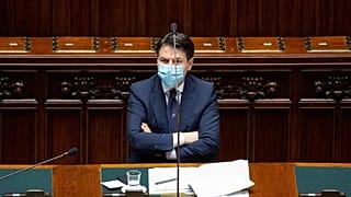 Κόντε: 55 δις για στήριξη πολιτών κι εργαζομένων - Προειδοποίηση για de facto τουριστικών συμφωνίων