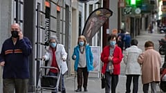 Suben por encima de los 200 los fallecimientos por COVID-19 en España 