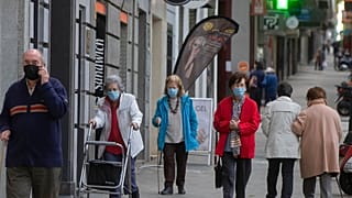 Suben por encima de los 200 los fallecimientos por COVID-19 en España