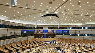 Kiverte a biztosítékot az EP-ben a magyar Facebookozók kihallgatása