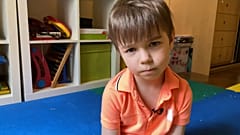 Eingesperrt in Moskau: "Dann hab ich meine Kinder angeschrien"