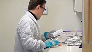 Indignación en Francia ante el oportunismo de Sanofi