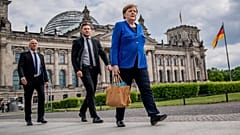 Merkel dice que Alemania tiene "pruebas contundentes" de la piratería informática rusa