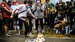 Centenares de detenidos en la reactivación de las protestas en Hong Kong