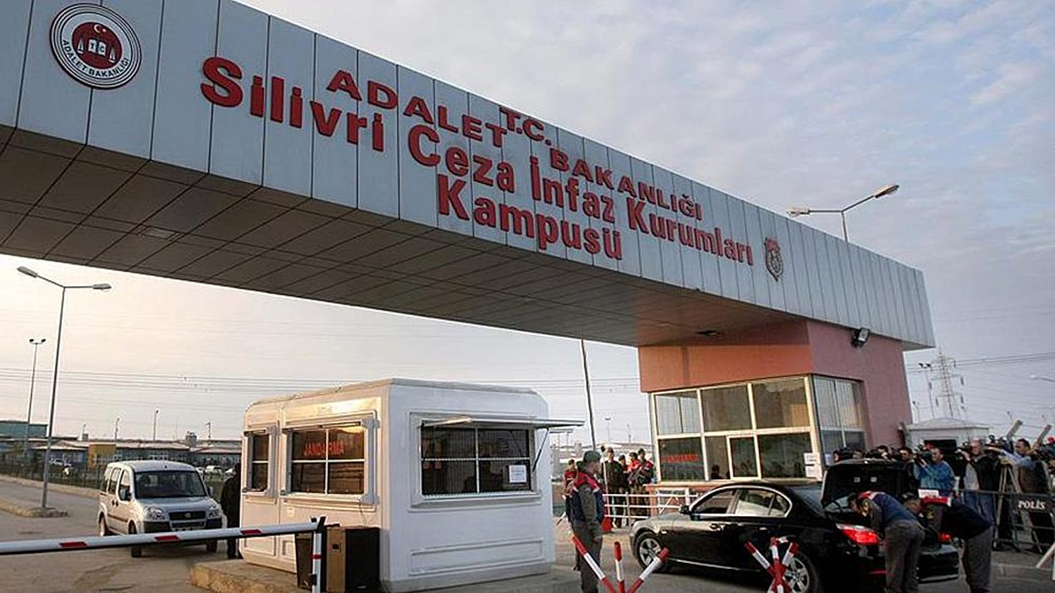 Gergerlioğlu, cezaevlerindeki koronavirüs vakaları için soru önergesi verdi