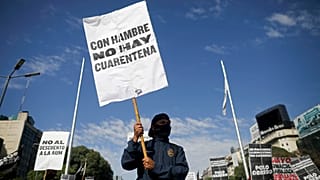 Los argentinos toman las calles a medida que las colas de hambre se multiplican