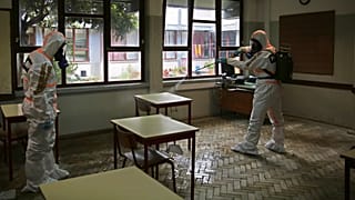 Militares ajudaram a desinfetar estabelecimentos de ensino em Portugal