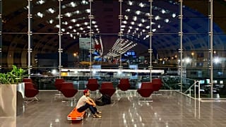 Mark Gonzales all'aeroporto Charles de Gaulle di Parigi