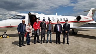 Hollanda'da tedavisine son verilen lösemi hastası Salih Kör, ambulans uçakla Türkiye'ye gönderildi
