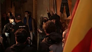 Manifestación contra el Gobierno en Madrid sin respetar el distanciamiento social
