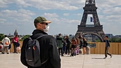 As margens do Sena e dos canais parisienses são os novos pontos de encontro