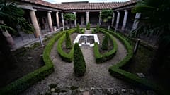 Pompeii antik şehri yeni bölgeleri ile ziyarete yeniden açılıyor