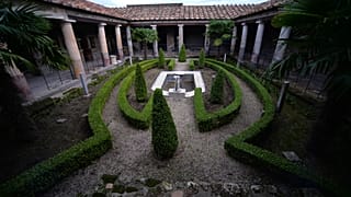 Pompeii antik şehri yeni bölgeleri ile ziyarete yeniden açılıyor