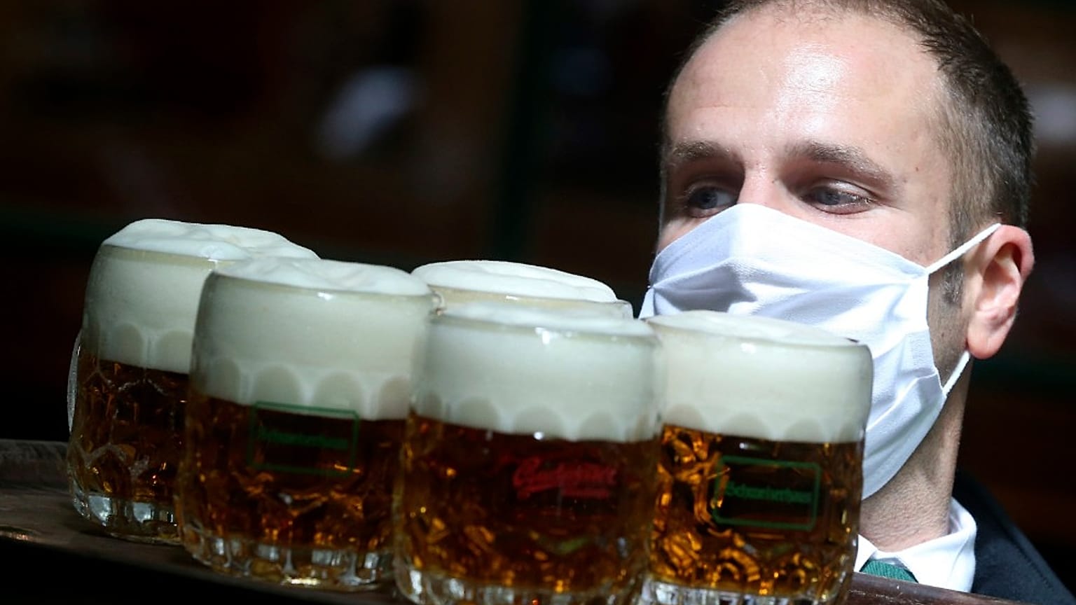 Riaprono i battenti i monaci trappisti belgi. E c'è chi si fa due ore d'auto, per la birra!