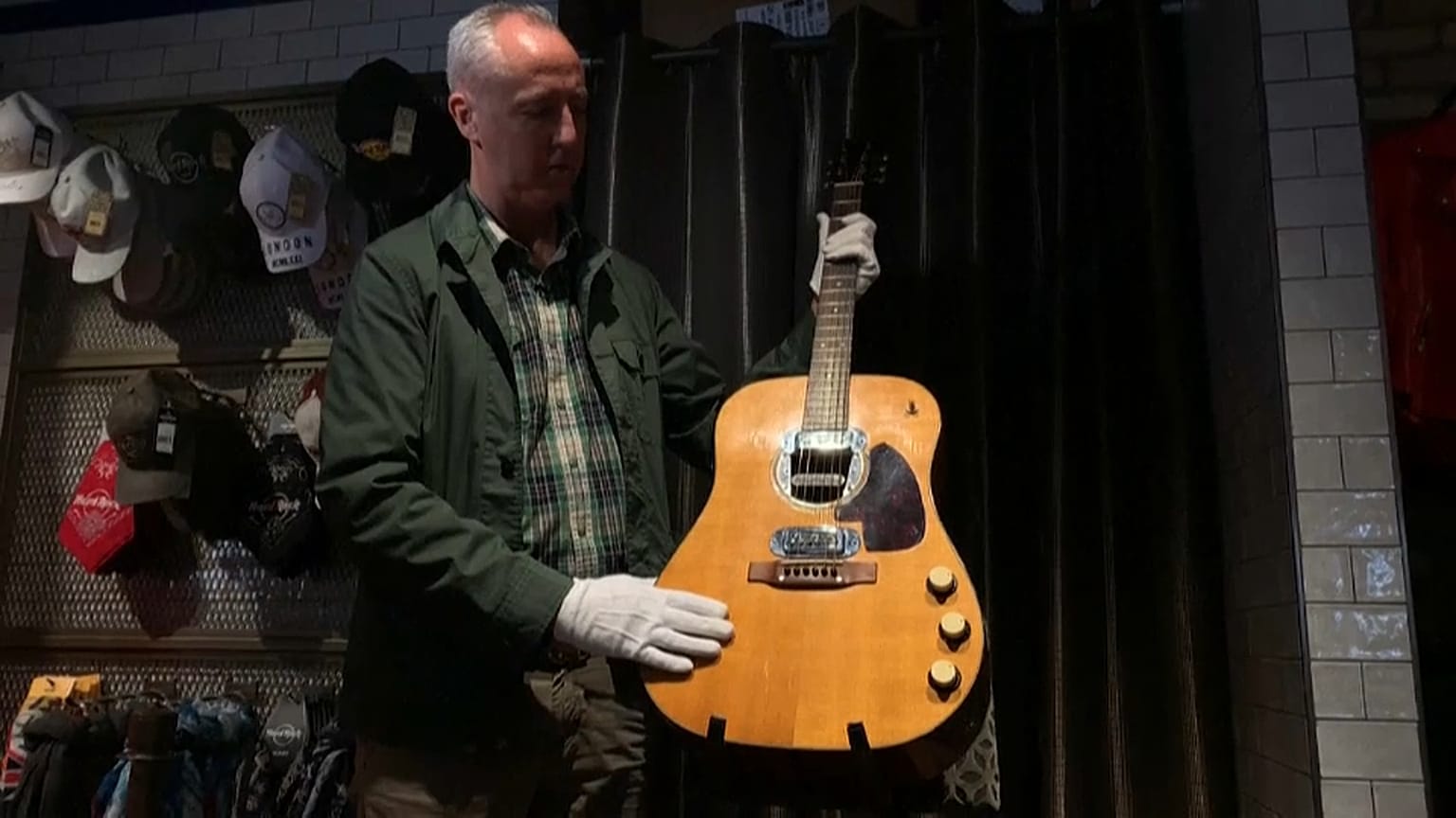 Guitarra de Kurt Cobain vai a leilão