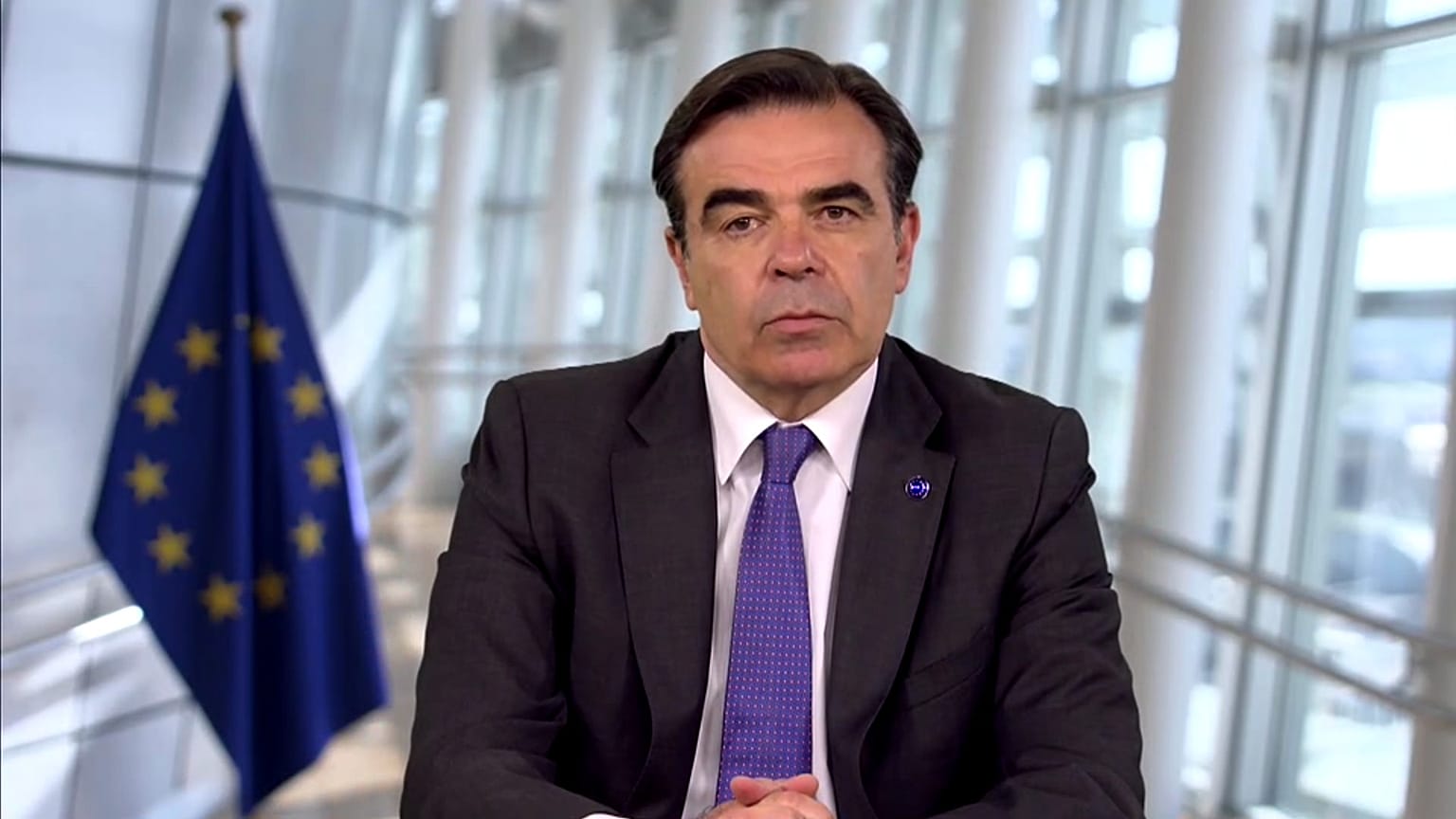 Margaritis Schinas: "Não é o momento certo para pulverizar dinheiro em torno de muitos objetivos"