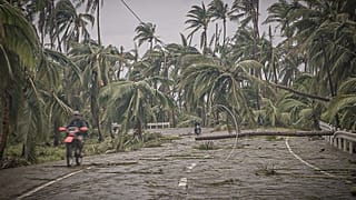 [NO COMMENT] Áradások és áramszünet a Vongfong tájfun nyomában