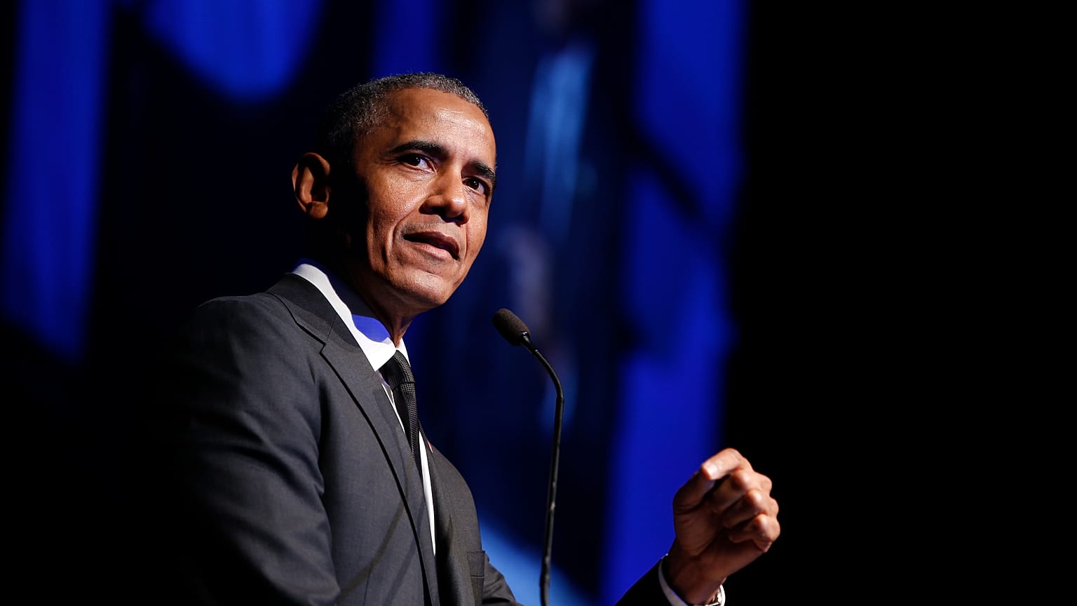 Obama criticises US coronavirus response in online graduation speech