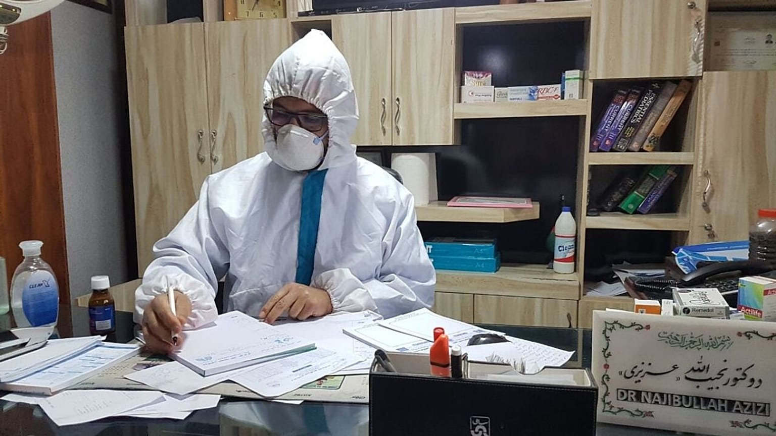 چالش جدید پزشکان افغانستان با کرونا: «حرف ملاامام بیشتر از تشخیص پزشکان اعتبار دارد»