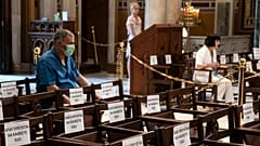 Celebración eucarística en Atenas