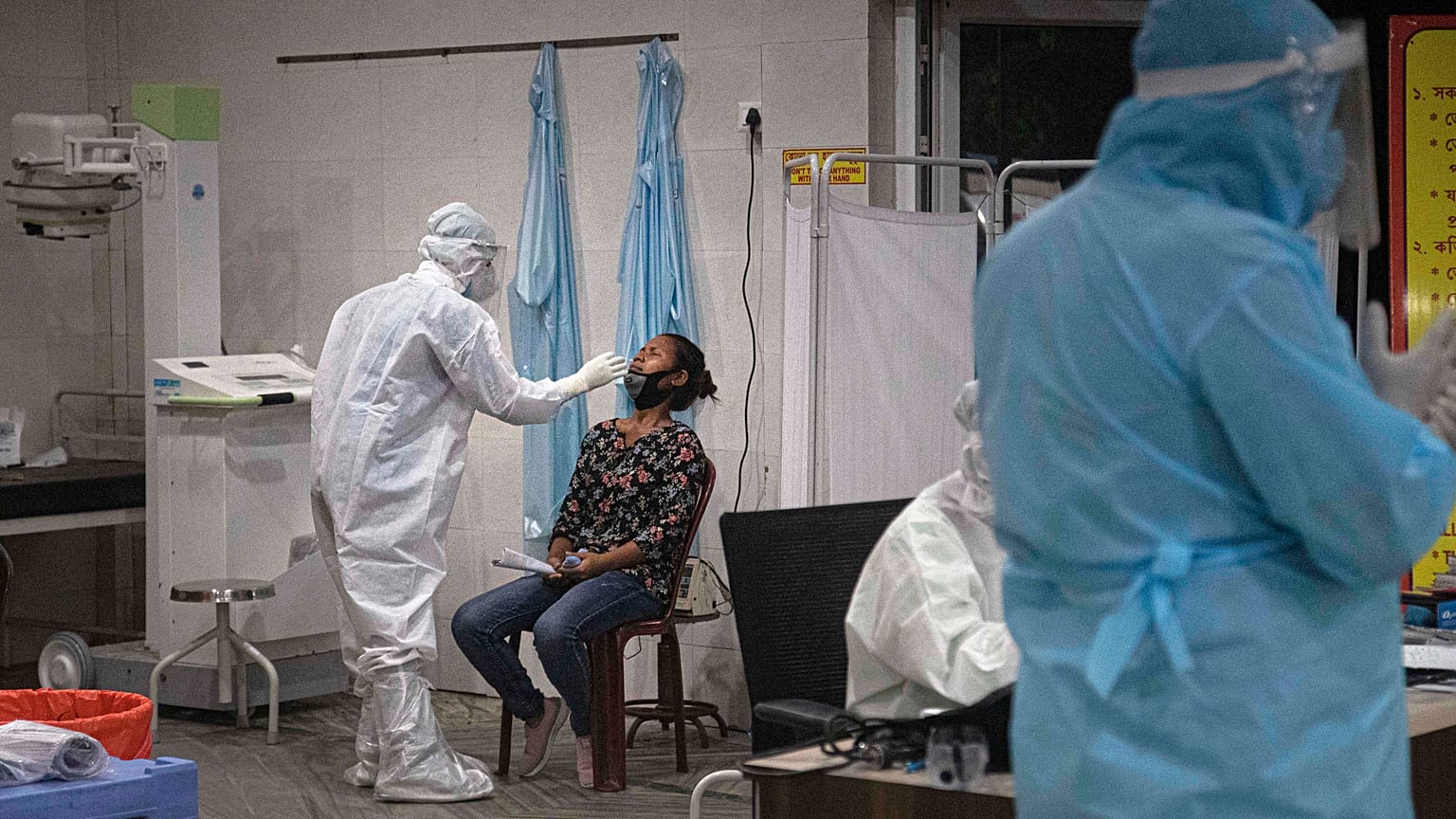 APTOPIX Virus Outbreak India