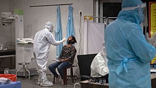 APTOPIX Virus Outbreak India
