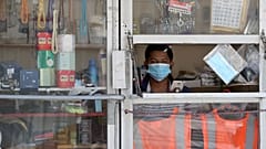 Qatar: fino a tre anni di carcere per chi non indossa la mascherina nei luoghi pubblici