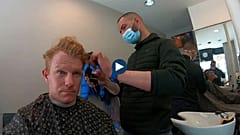 Covid-19, un londinese può tagliarsi i capelli a Parigi ma non a Londra