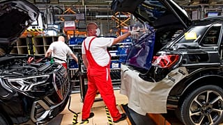 Újraindult a termelés a győri Audi-gyárban