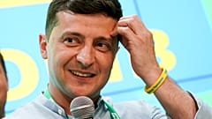 Больше трети украинцев высоко оценили первый год Зеленского у власти