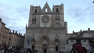 Tribunal francês autoriza encontros religiosos